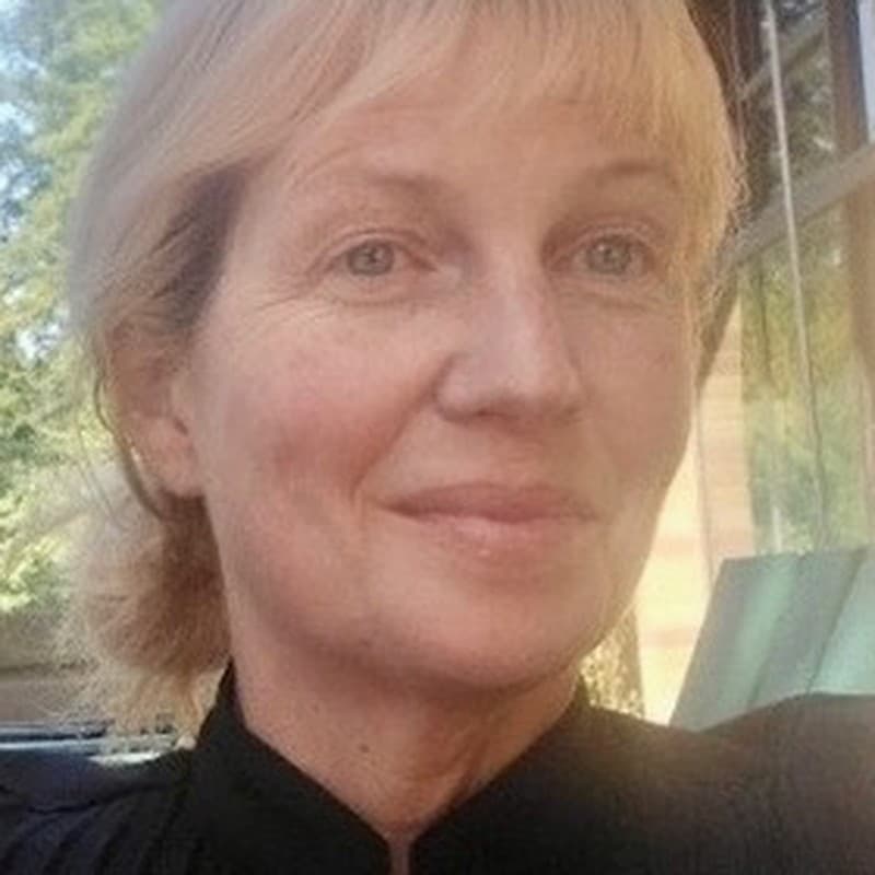 Elizabeth, Licensed Massage Therapist at Sauna Hut