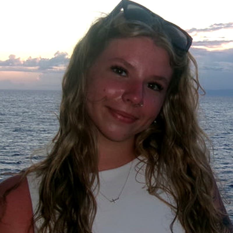 Falyn, Lead Esthetician & Wellness Specialist at Sauna Hut